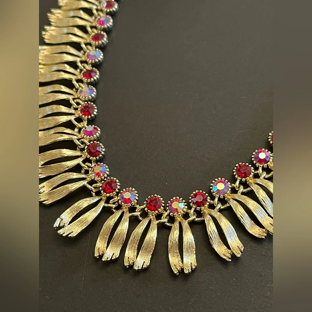 Lisner Red Rhinestone Parure - Picture 5 of 11